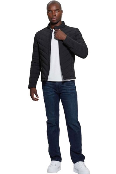 λευκό φούτερ σε minimal στυλ