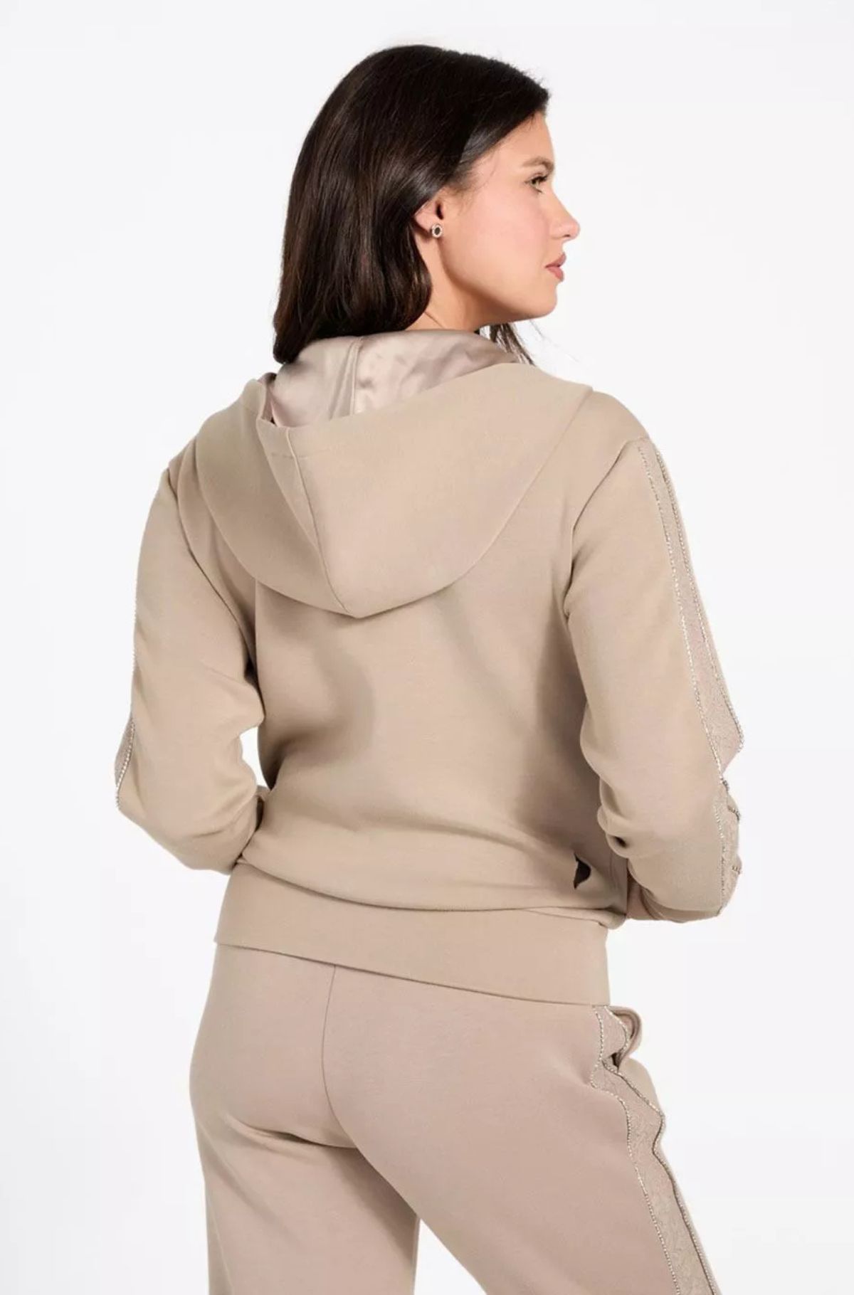 HTCLOTHES123 - 2026-03-05T133738.337